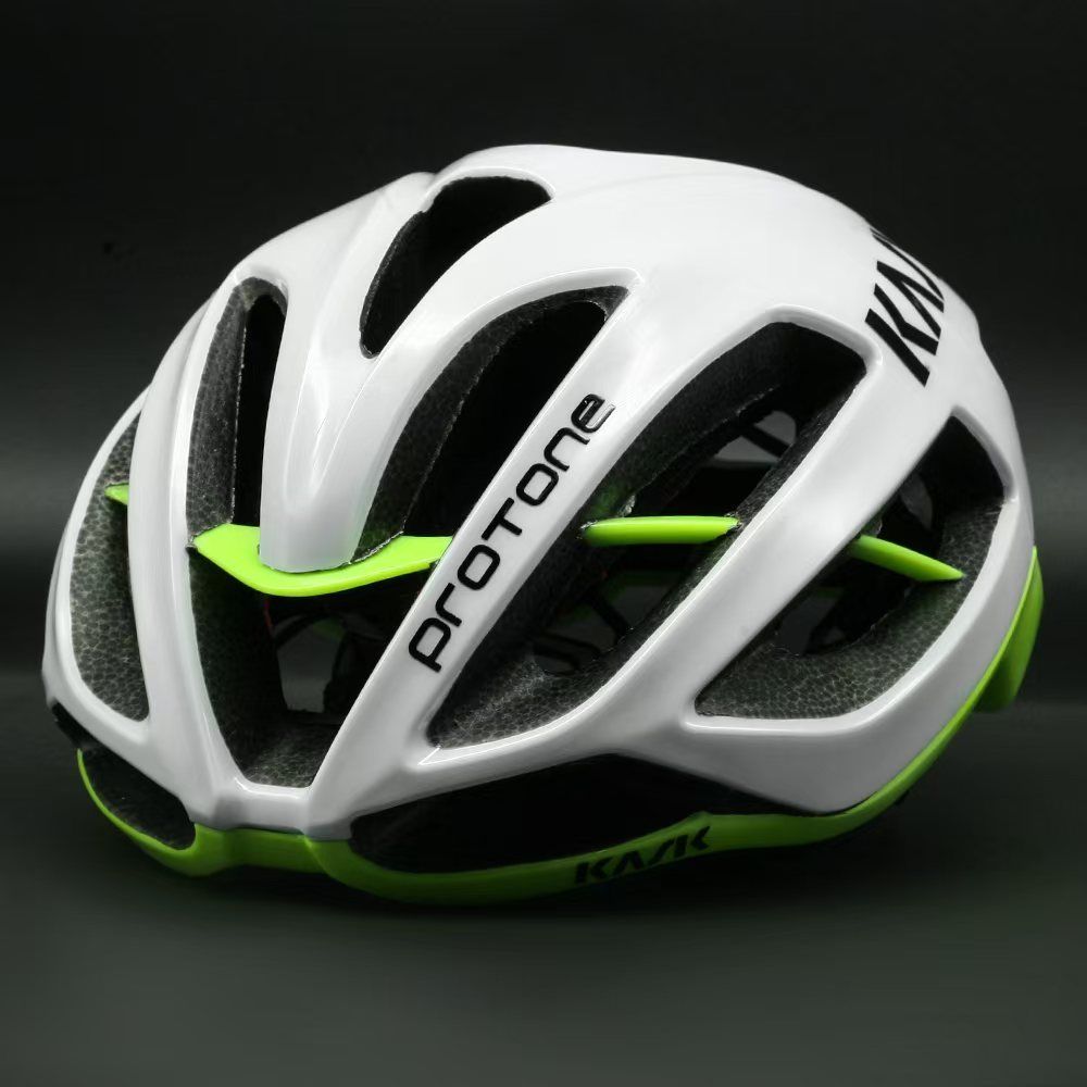 خوذة كاسك بروتون خفيفة الوزن ل - مراجعة Ultra Cycling Gear وسعره